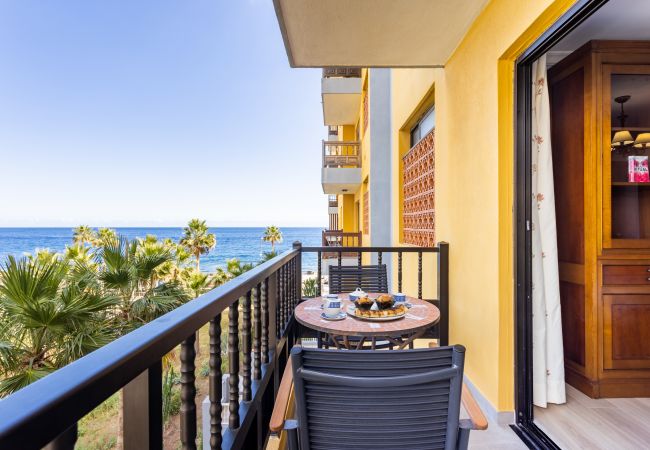Apartamento en Candelaria - Home2Book Caletillas Beach Naiguata,Wifi & Terrace