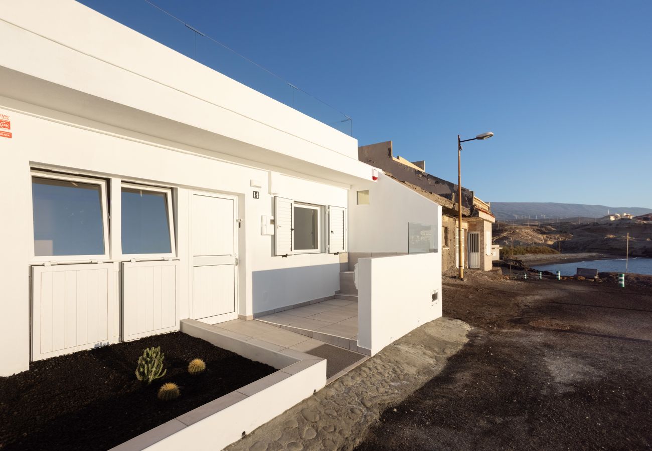 Casa en Arico - Home2Book Window to the Sea