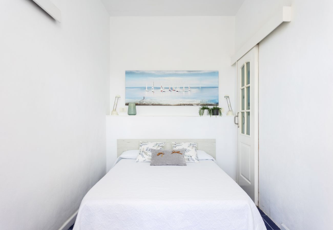 Apartamento en Santa Cruz de Tenerife - Home2Book Beach Front Sunny Paradise