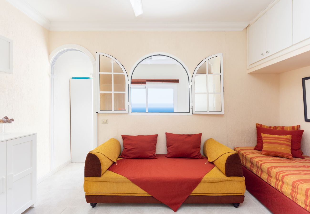Apartamento en Santa Cruz de Tenerife - Home2Book Beach Front Las Gaviotas