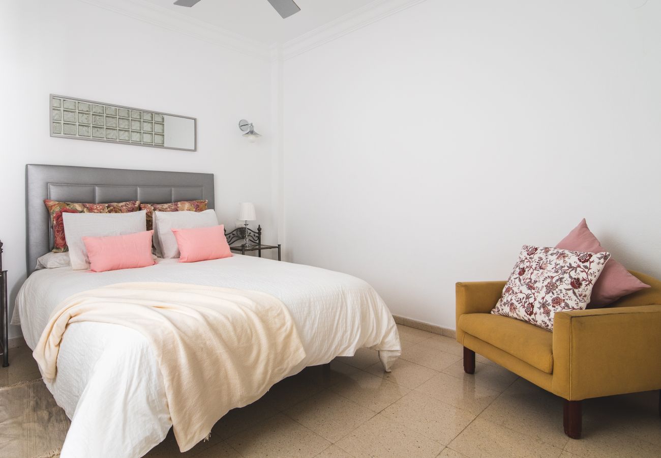 Apartamento en Las Palmas de Gran Canaria - Home2Book Comfy Duplex La Isleta, BBQ & Wifi