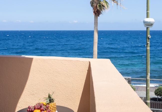 Apartamento en Candelaria - Home2Book Design Sea Views Caletillas, Pool