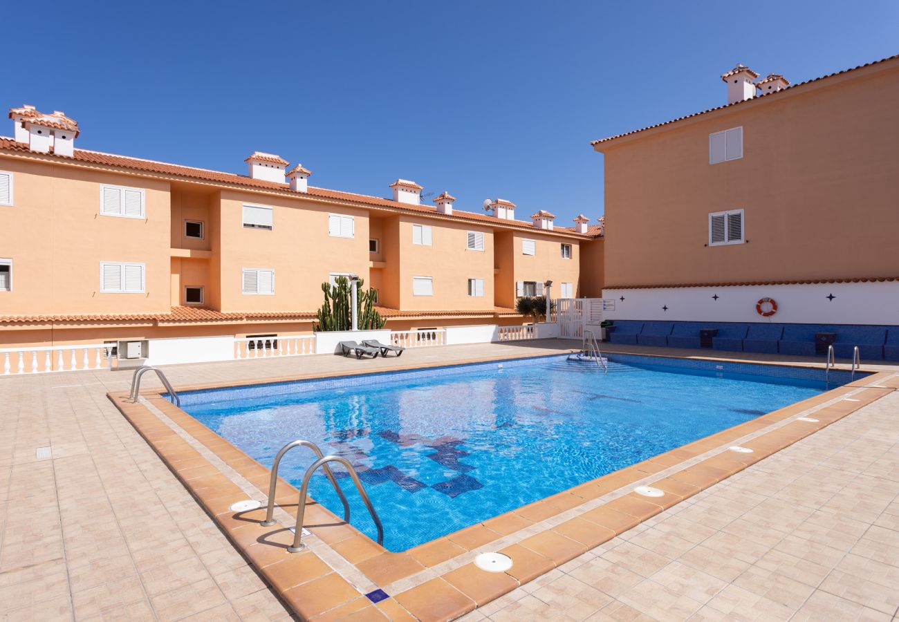 Apartamento en Candelaria - Home2Book Design Sea Views Caletillas, Pool