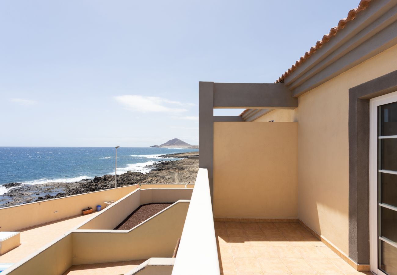 Casa adosada en El Medano - Home2Book Ocean View House El Médano, Pool