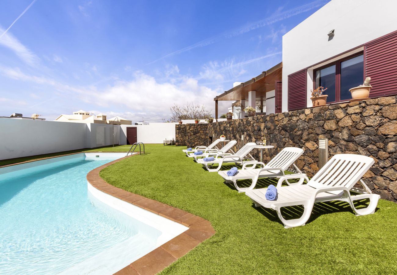 Villa en Playa Honda - Home2Book Luxury Villa Playa Honda, Private Pool