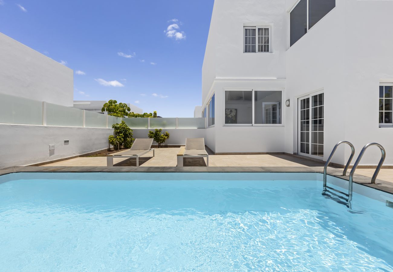 Villa en Playa Blanca - Home2Book Luxury Villa Playa Blanca, Private Pool