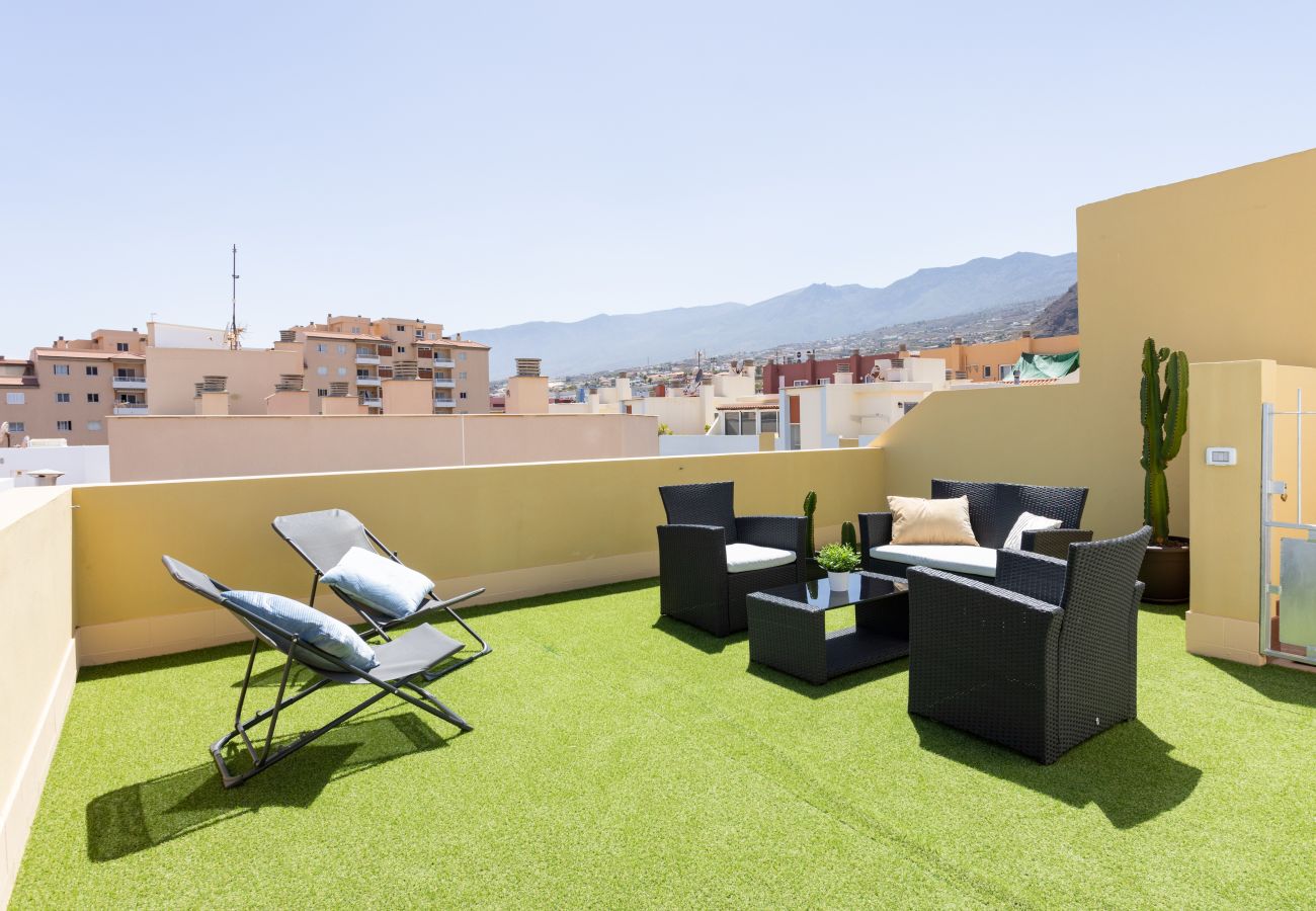 Apartamento en Candelaria - Home2Book Stunning Seaview Apt With Attic Terrace
