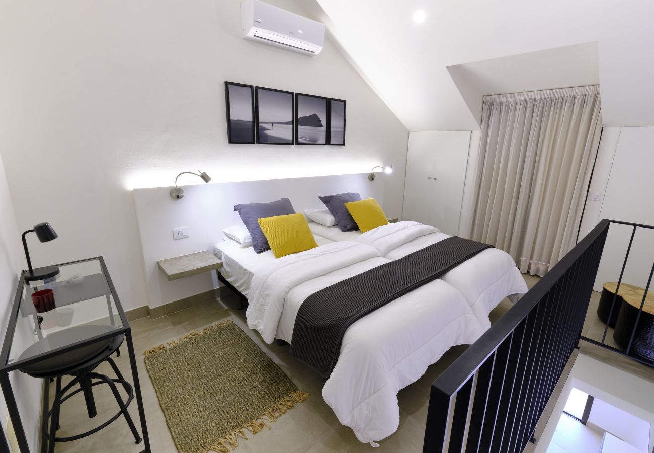 Apartamento en Los Cristianos - Home2Book Modern Design Seaview Apt, Pool&Terrace