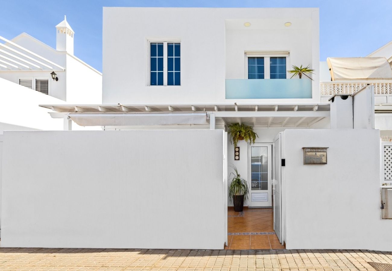 Casa adosada en Playa Honda - Home2Book Stunning Terrace & BBQ House Playa Honda