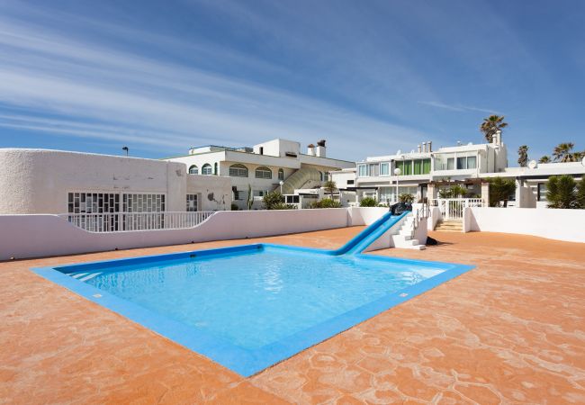 Apartamento en Arico - Home2Book Cozy Apt with Communal Pool, El Poris