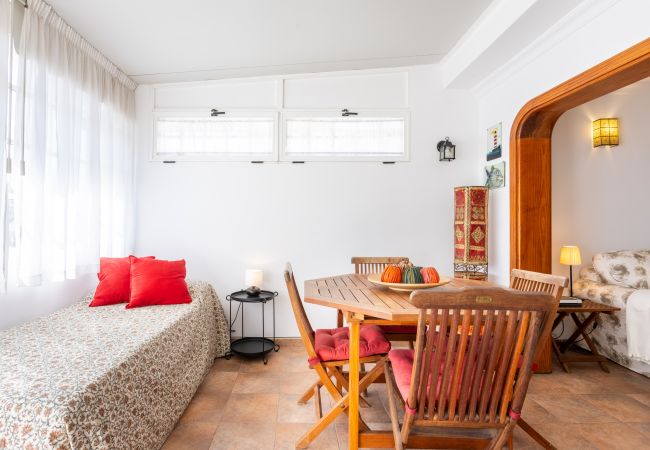 Apartamento en Arico - Home2Book Cozy Apt with Communal Pool, El Poris