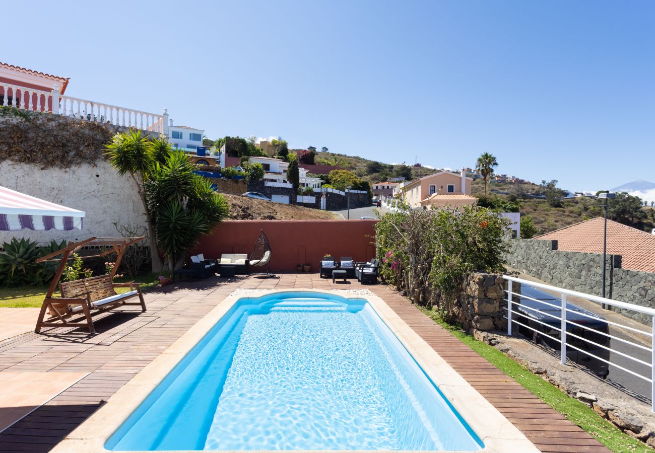 Villa in El Sauzal - Home2Book Stunning Villa Raquel, Pool & View