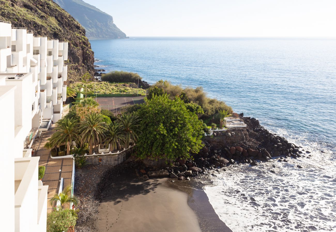 Apartment in Santa Cruz de Tenerife - Home2Book Beach Front Sunny Paradise