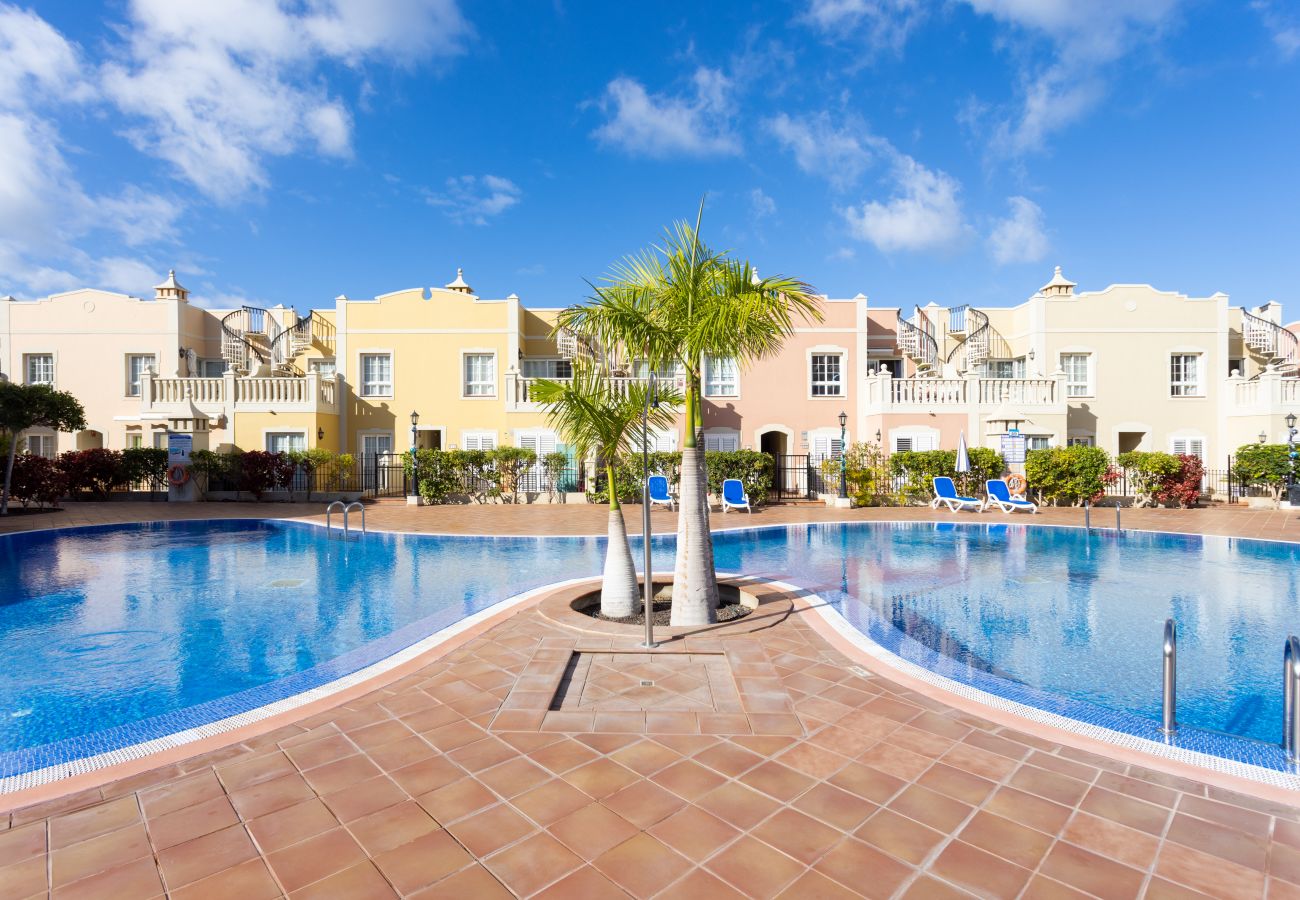 Apartment in Arona - Home2Book Palm Beach & Relax