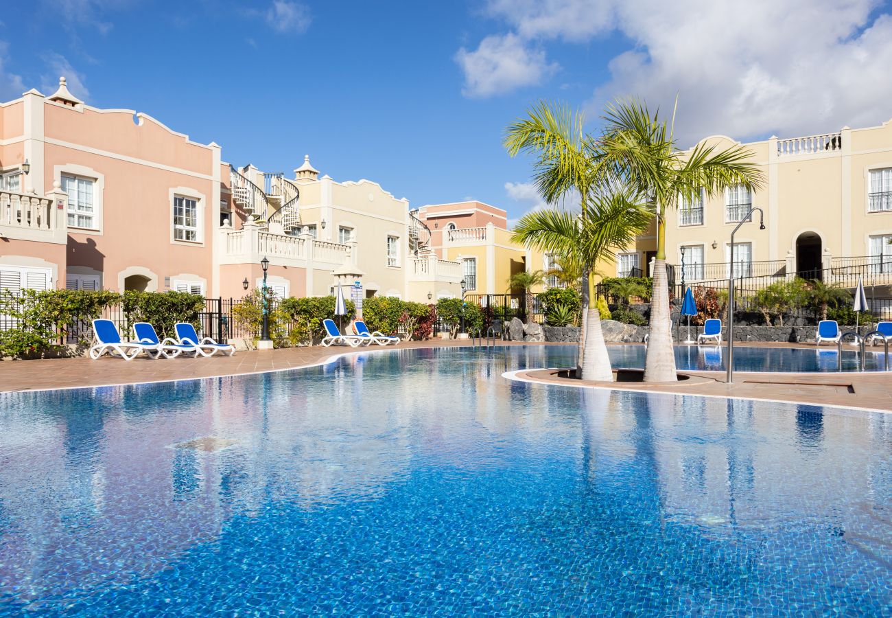 Apartment in Arona - Home2Book Palm Beach & Relax