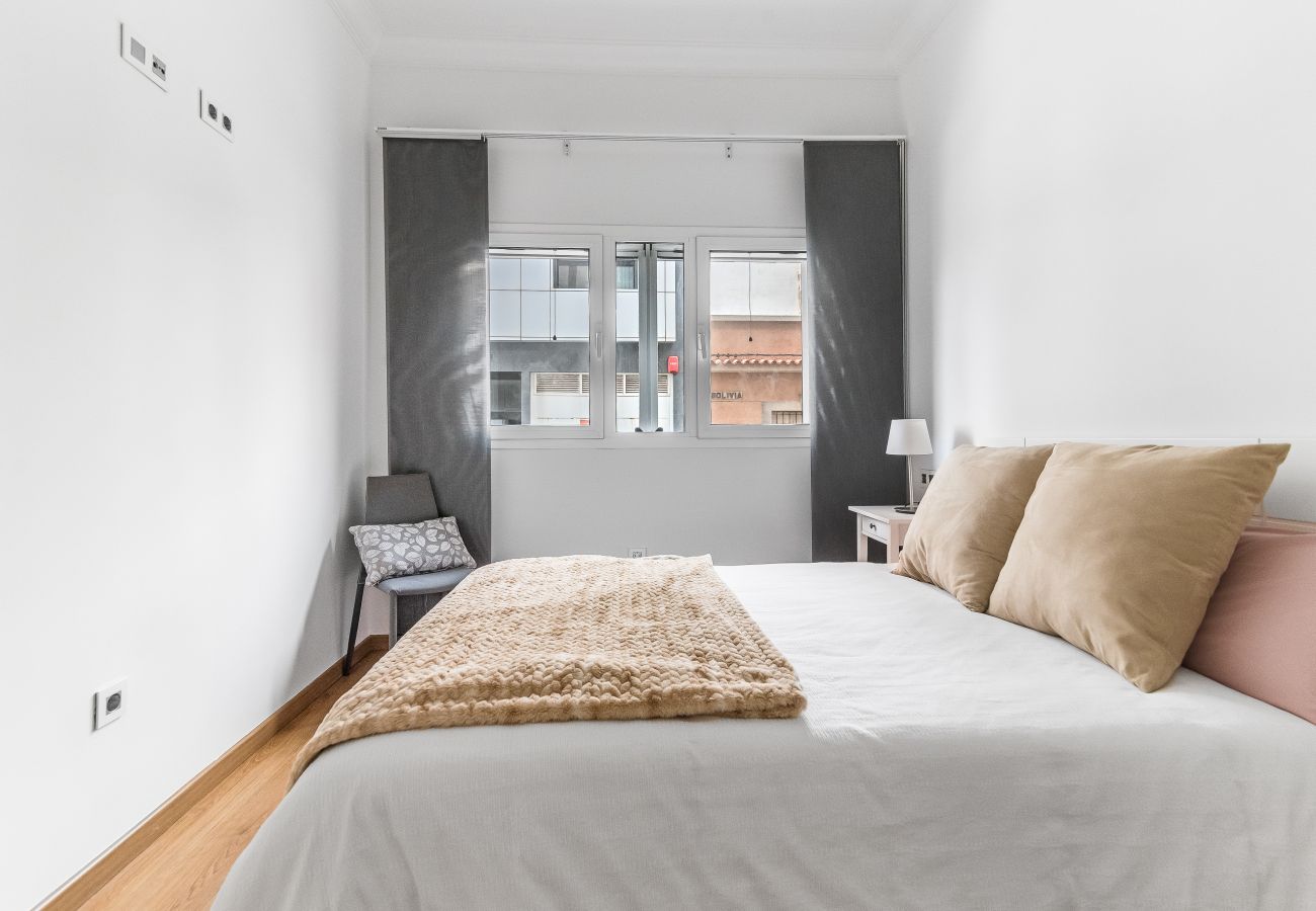 Apartment in Las Palmas de Gran Canaria - Home2Book Stylish Front Line Las Canteras Beach