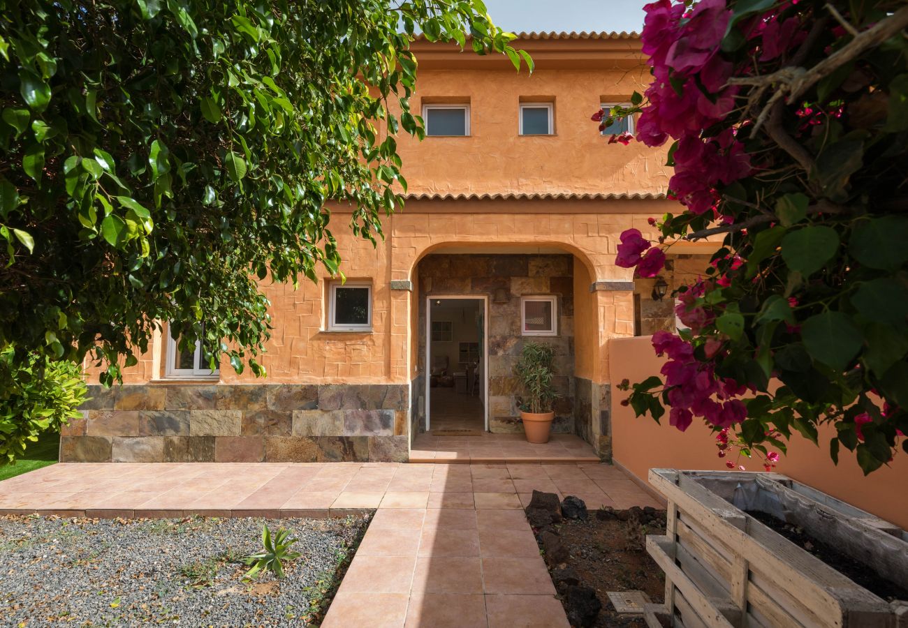 Villa in Corralejo - Home2Book Charming Casa Prima, BBQ