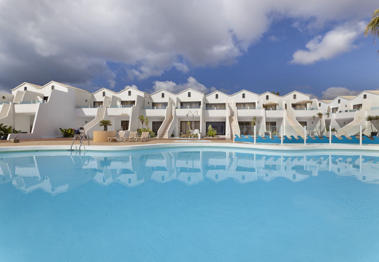 Apartment in Costa Teguise - Home2Book Sunny Apt Pool & Beach, Costa Teguise