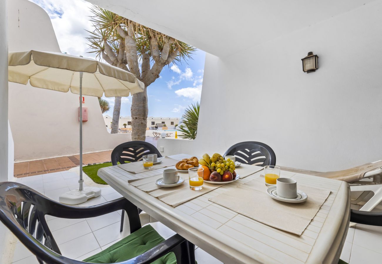 Apartment in Costa Teguise - Home2Book Stunning Sea and Pool Apartment, Costa Teguise