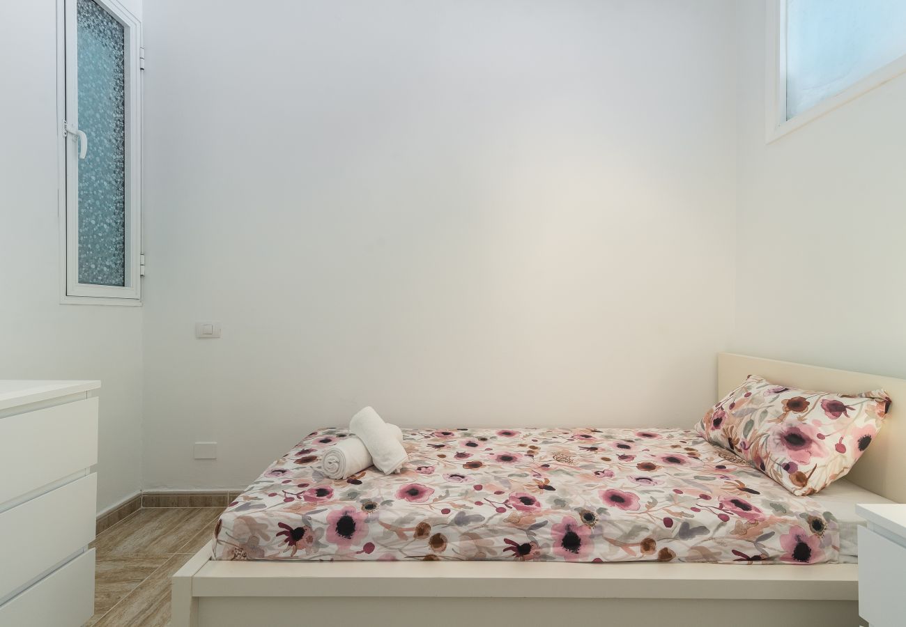 Apartment in Las Palmas de Gran Canaria - Home2Book Charming Apartment La Naval 3 La Isleta