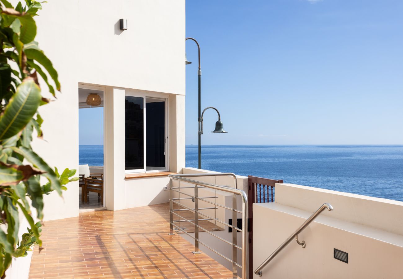 House in Candelaria - Home2Book Stunning Beachfront House With Sea Views